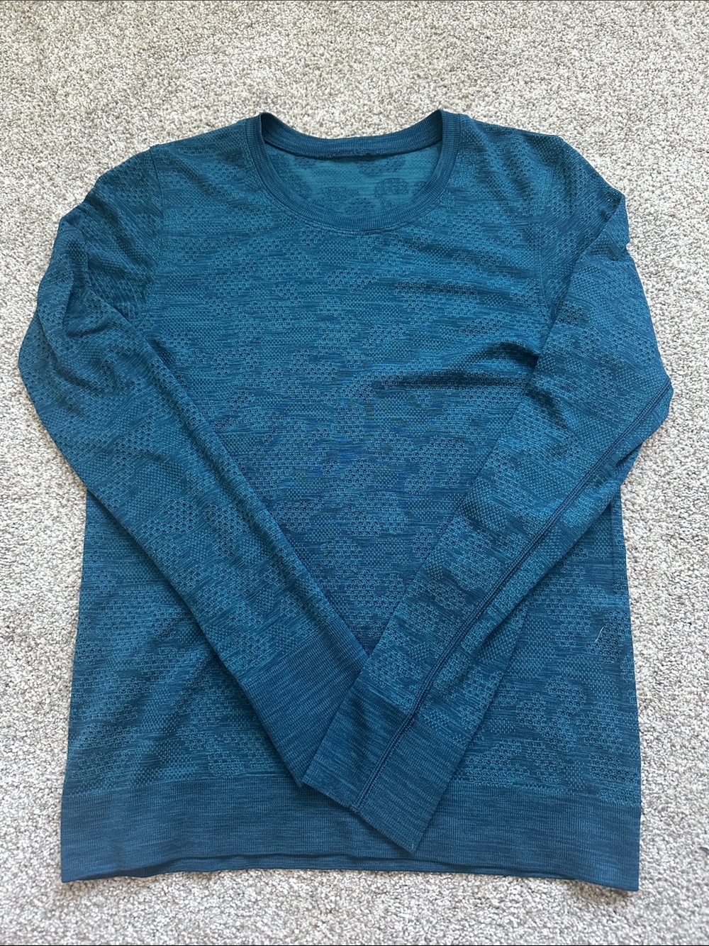 lululemon athletica Teal Long Sleeve Crewneck Top